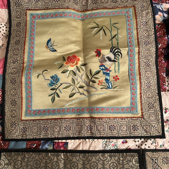 New with tag Elegant Silk Embroidered Wall Art Set of 5 Pieces - Picture 2 of 9